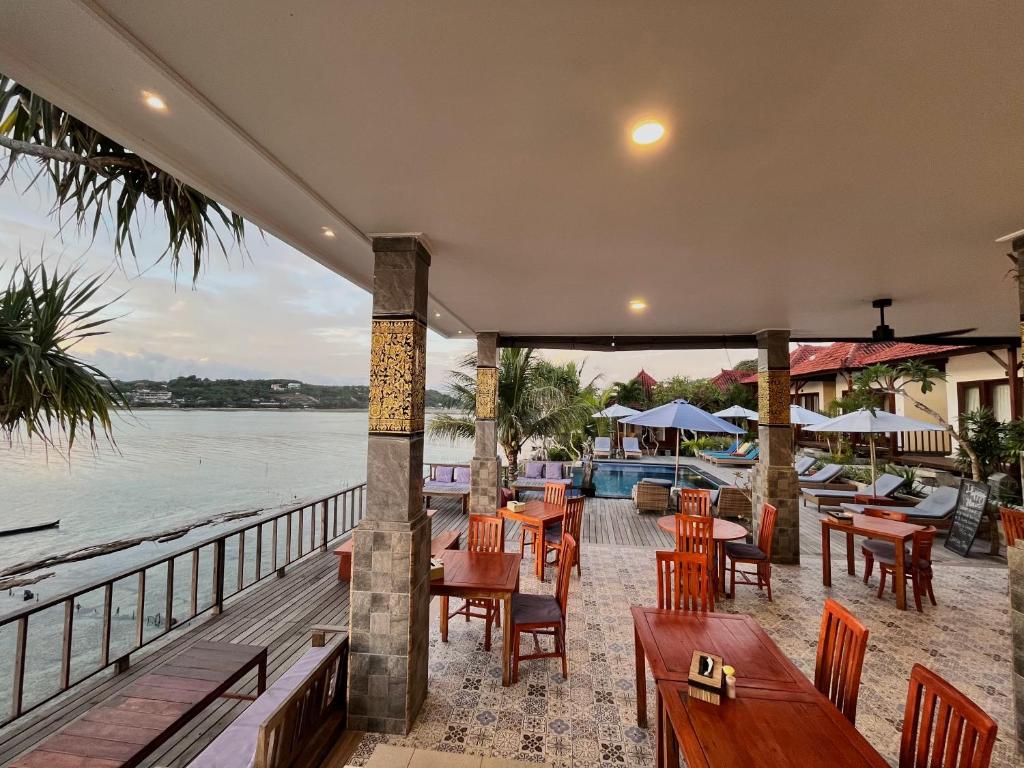 Nusa Veranda Sunset Villas & Restaurant